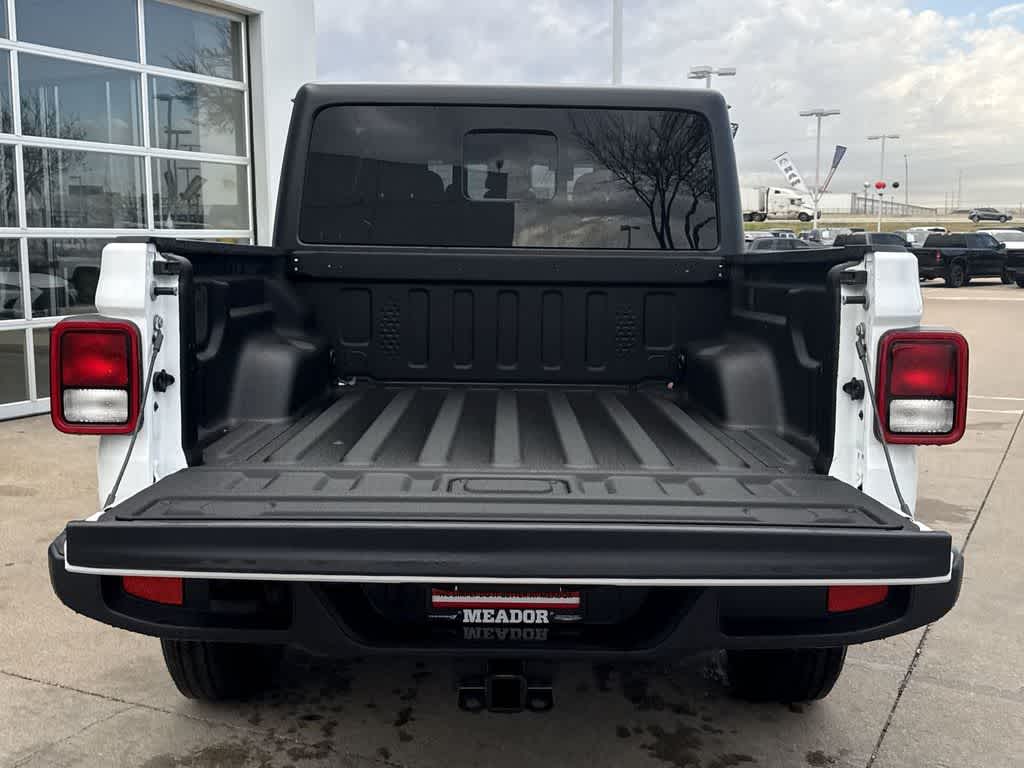 Thumbnail: 2025 Jeep Gladiator - 21