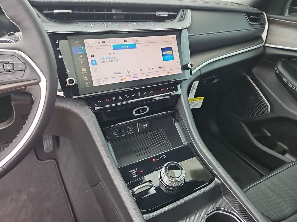 Thumbnail: 2026 Jeep Grand Cherokee - 30