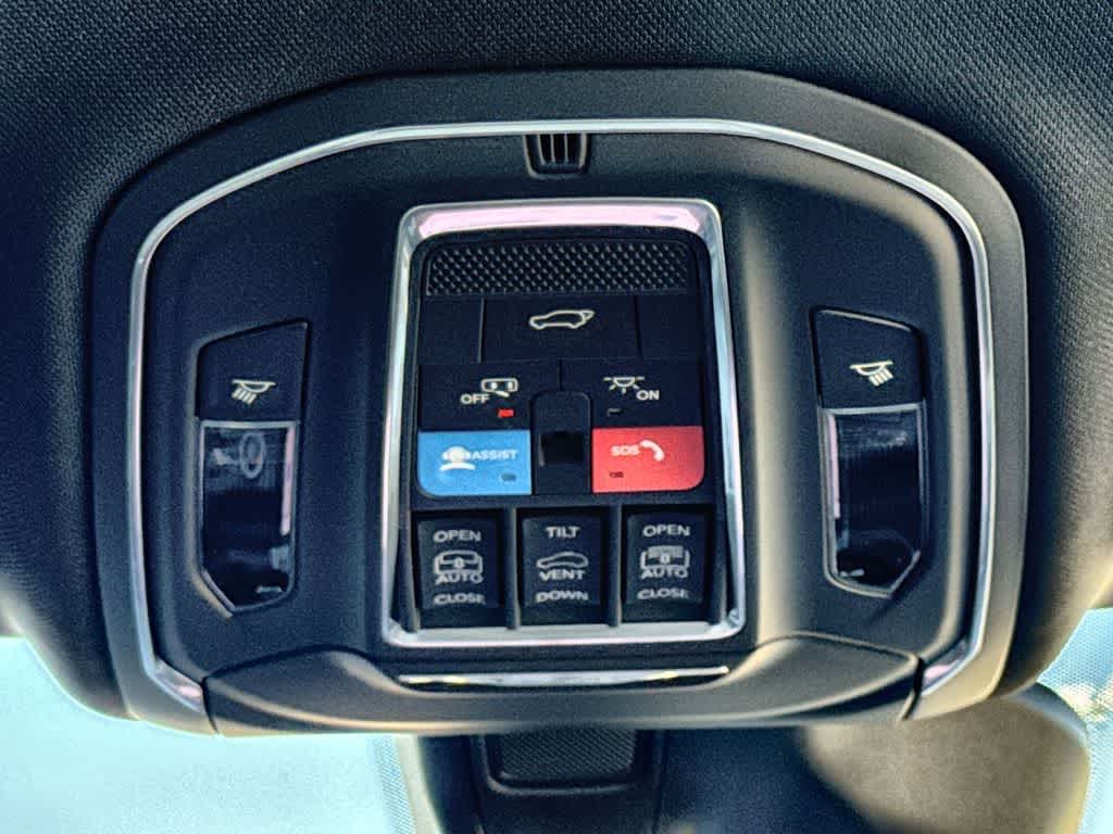 Thumbnail: 2025 Jeep Grand Cherokee - 19