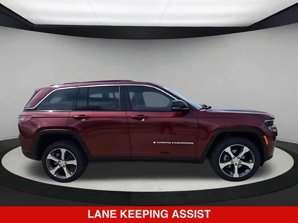 Thumbnail: 2026 Jeep Grand Cherokee - 9