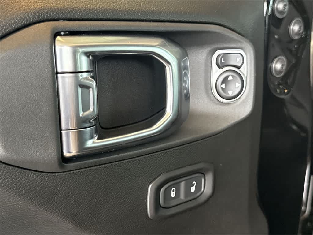 Thumbnail: 2025 Jeep Wrangler - 22