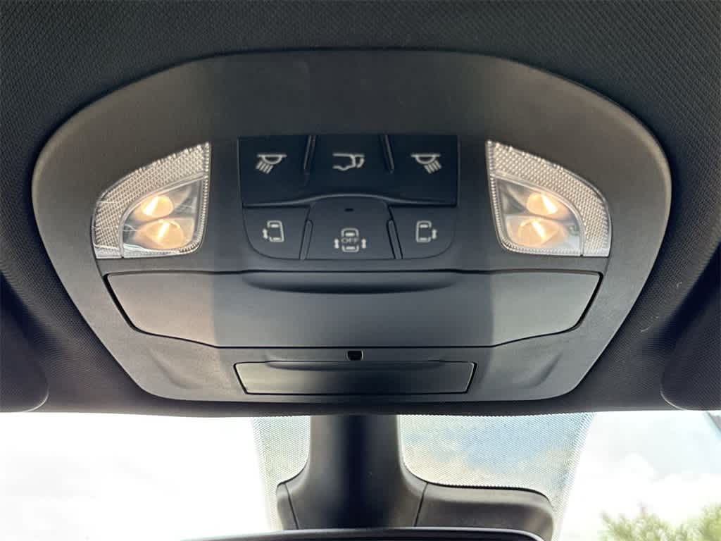 Thumbnail: 2025 Chrysler Pacifica - 20