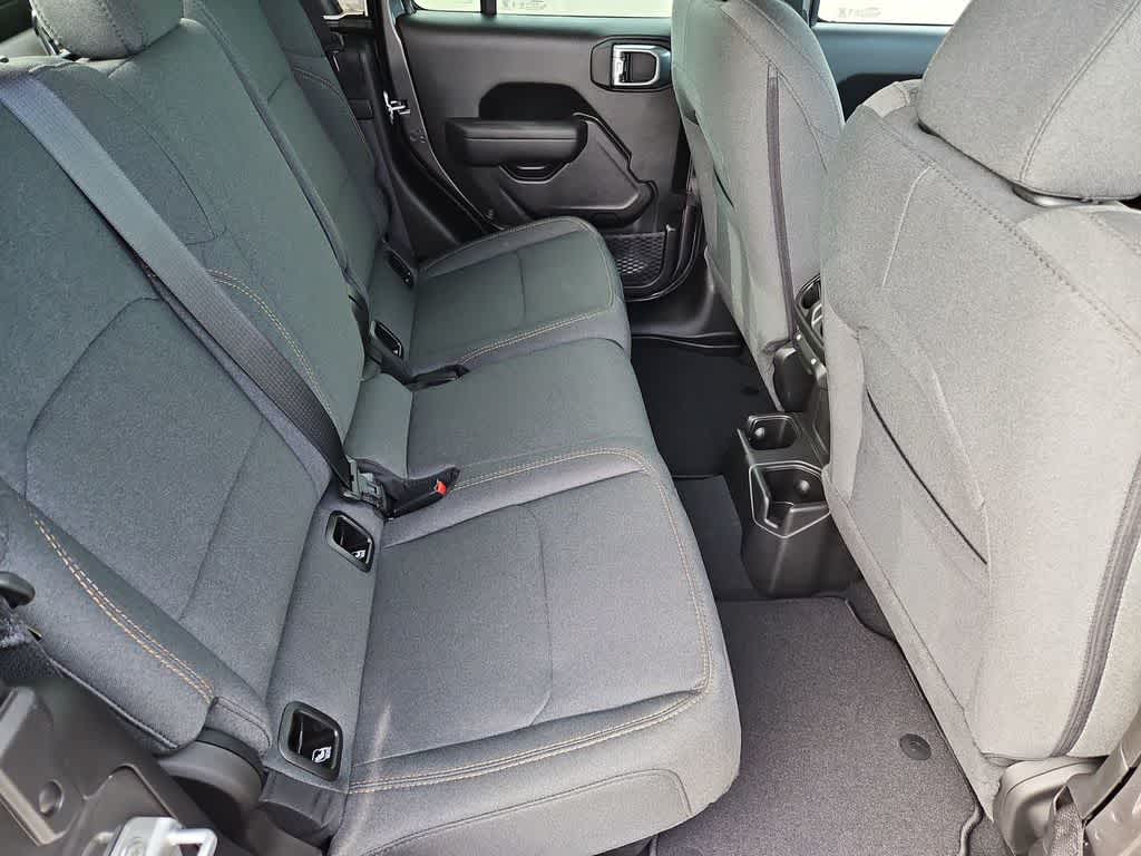 Thumbnail: 2026 Jeep Gladiator - 21