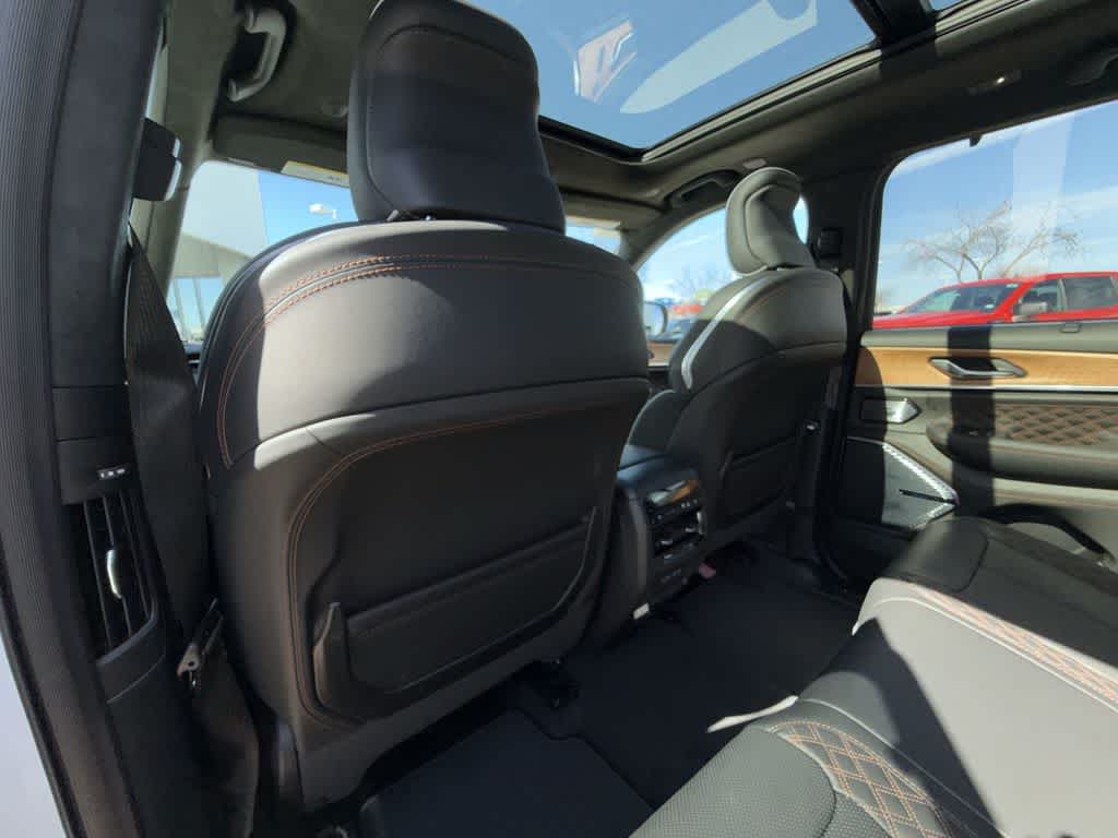 Thumbnail: 2026 Jeep Grand Cherokee - 12