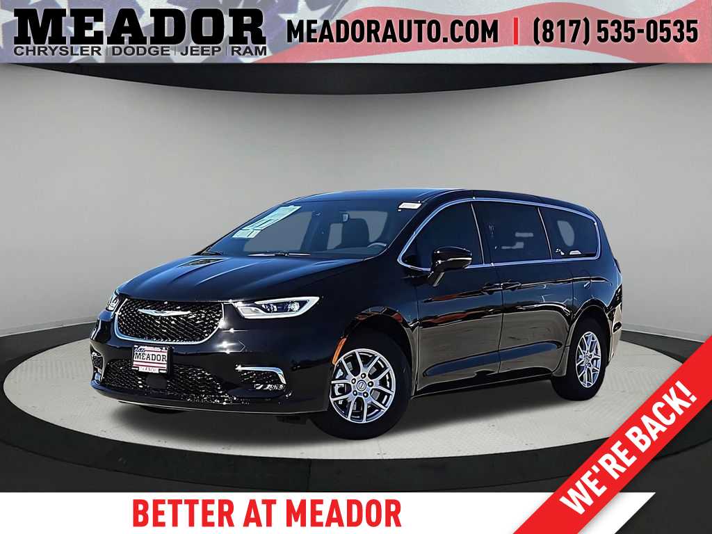 2026 Chrysler Pacifica Select's photo