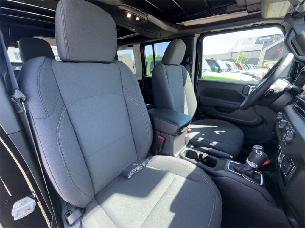 Thumbnail: 2025 Jeep Wrangler - 14