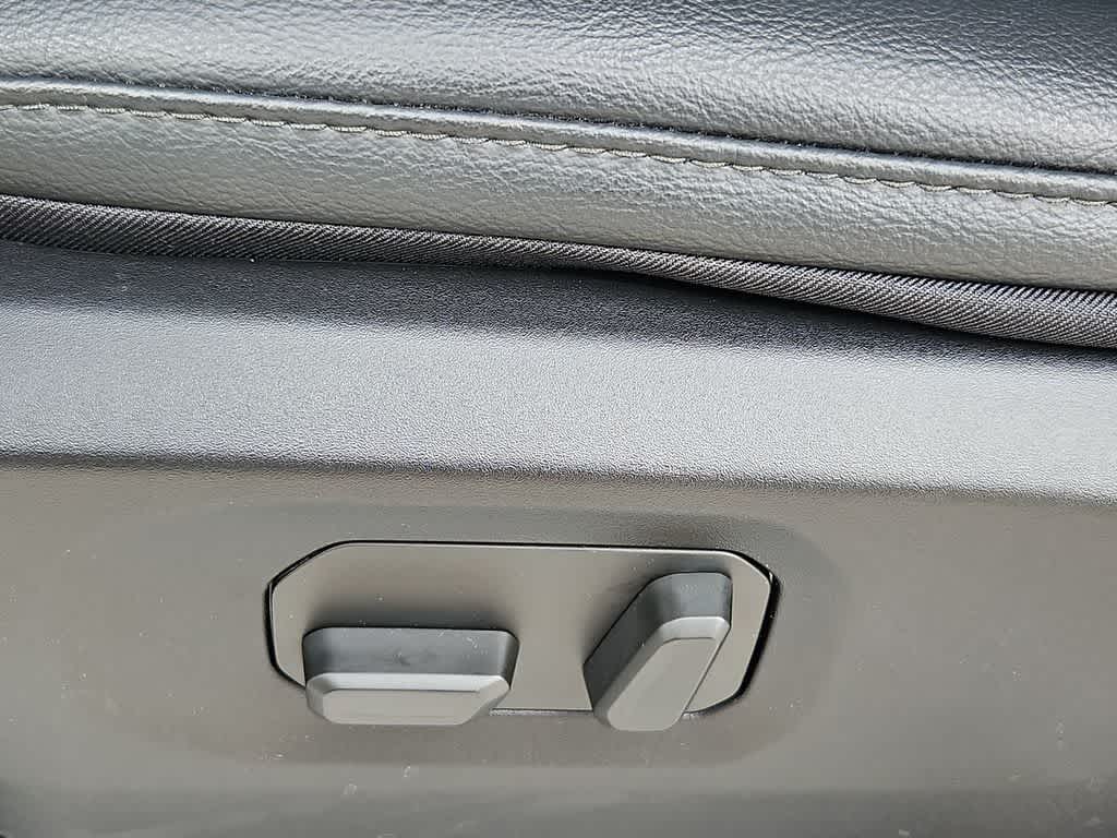 Thumbnail: 2026 Jeep Gladiator - 18