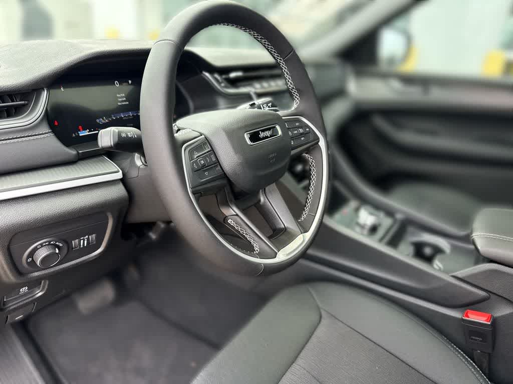 Thumbnail: 2025 Jeep Grand Cherokee - 2