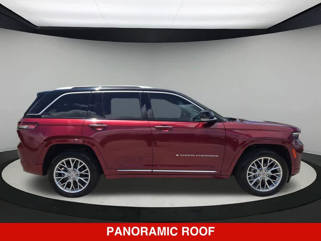 Thumbnail: 2022 Jeep Grand Cherokee - 7