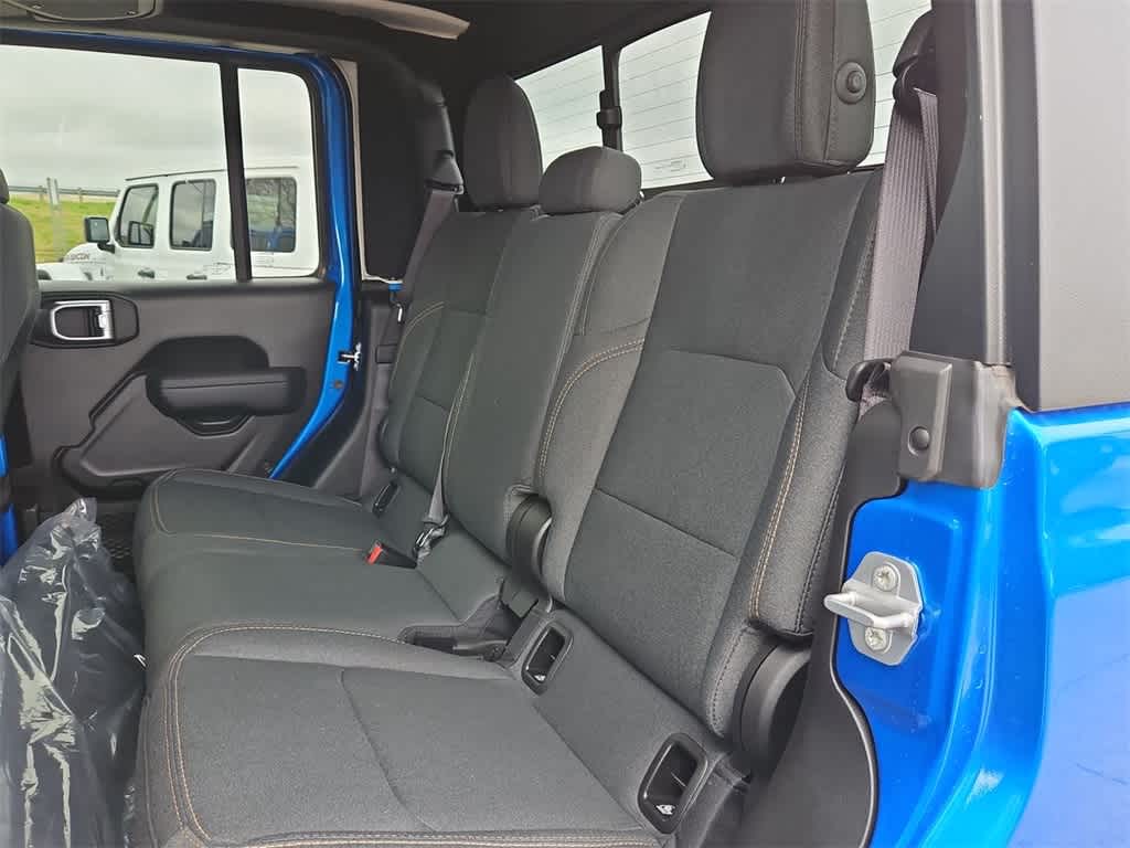 Thumbnail: 2025 Jeep Gladiator - 24