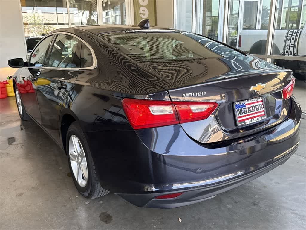 Thumbnail: 2023 Chevrolet Malibu - 4