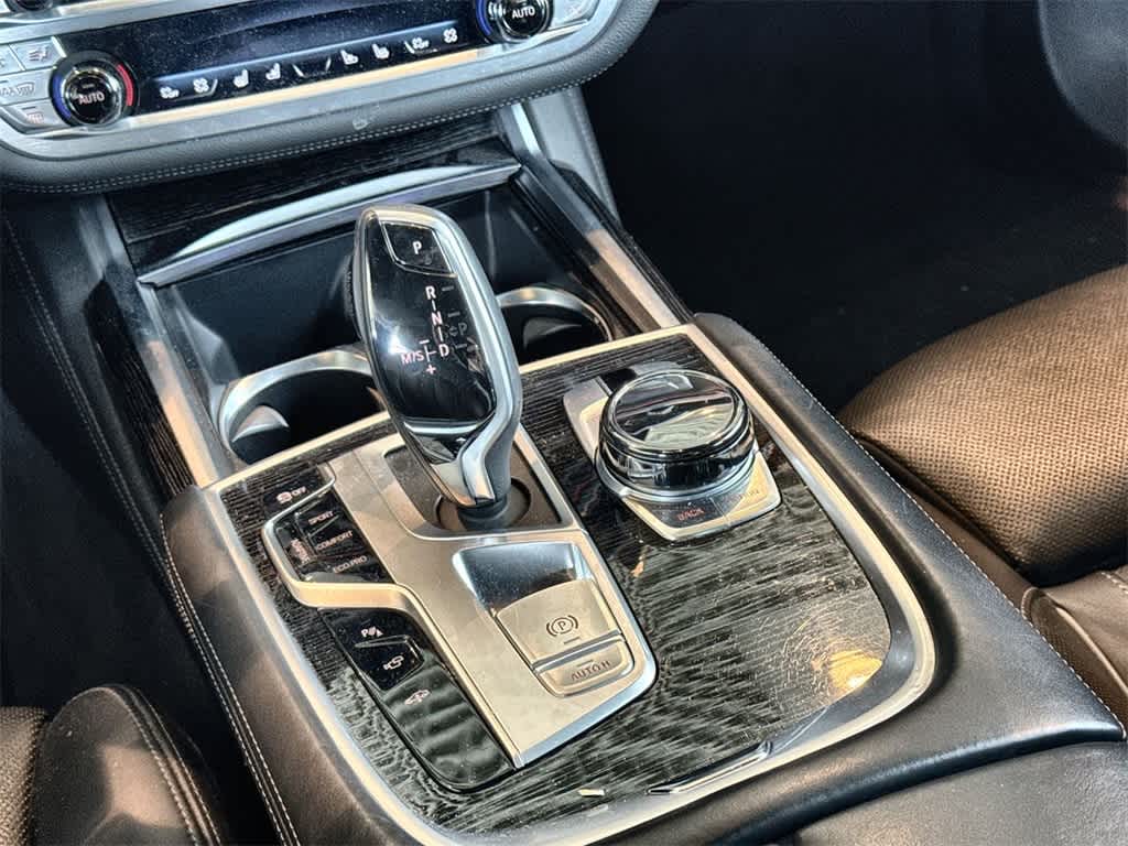 Thumbnail: 2018 BMW 7 Series - 17