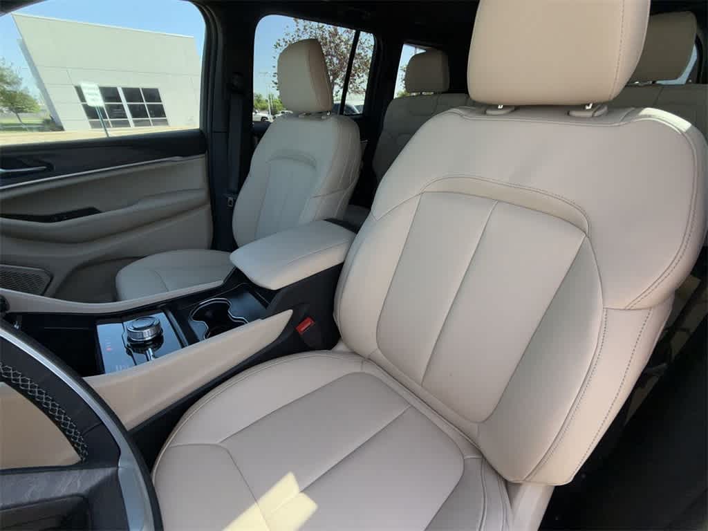 Thumbnail: 2025 Jeep Grand Cherokee - 10