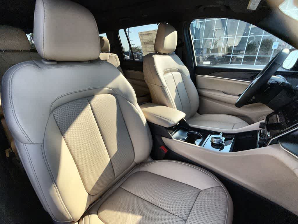 Thumbnail: 2025 Jeep Grand Cherokee L - 14