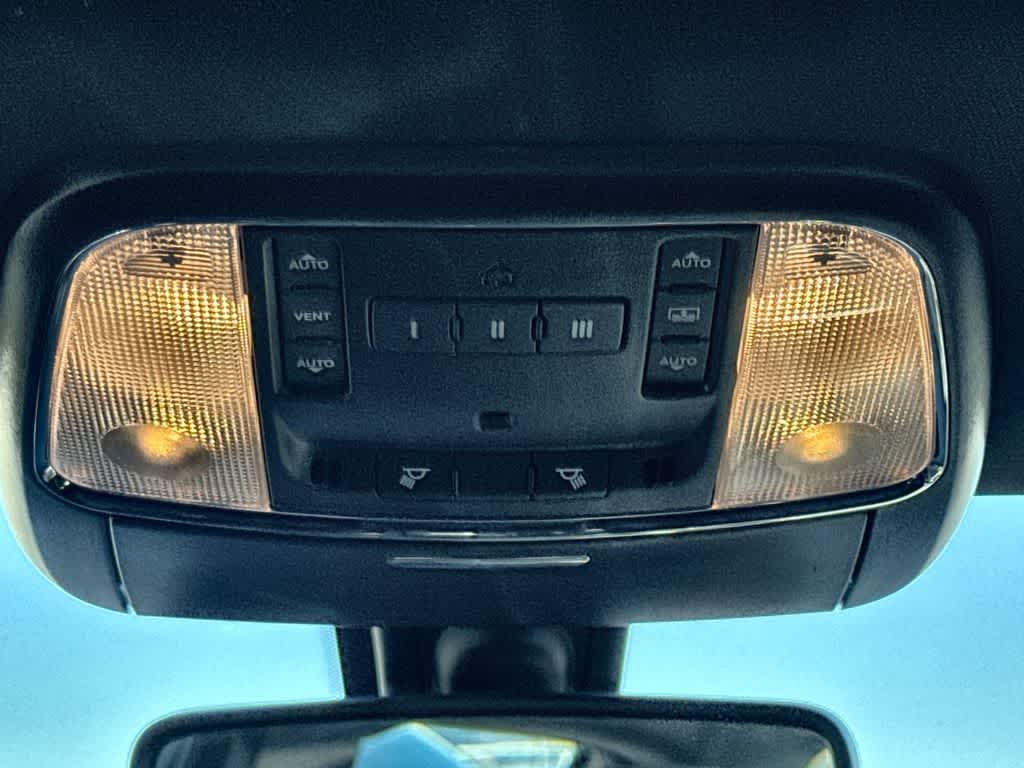 Thumbnail: 2023 Chrysler 300 - 20