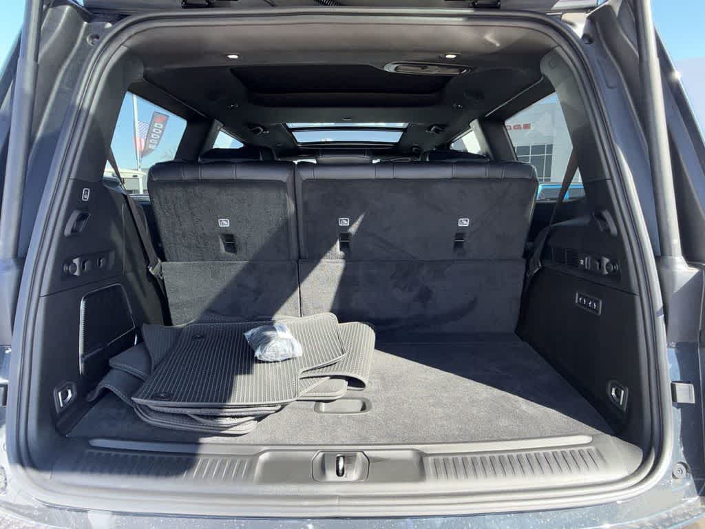 Thumbnail: 2025 Jeep Wagoneer - 23