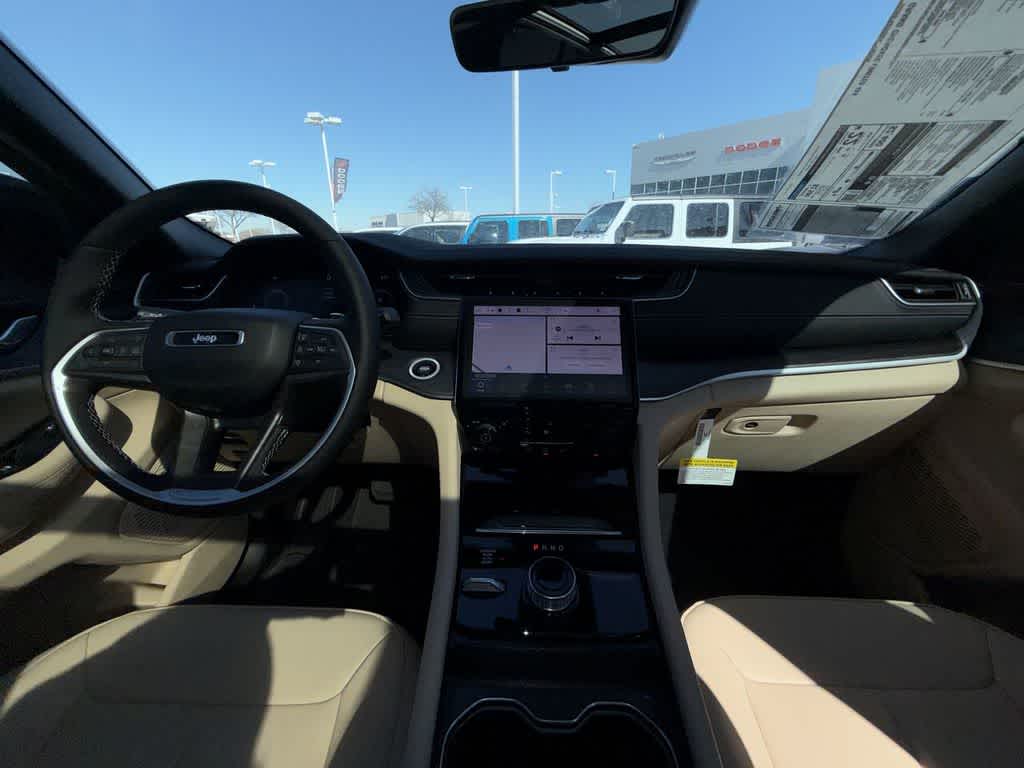 Thumbnail: 2025 Jeep Grand Cherokee - 15