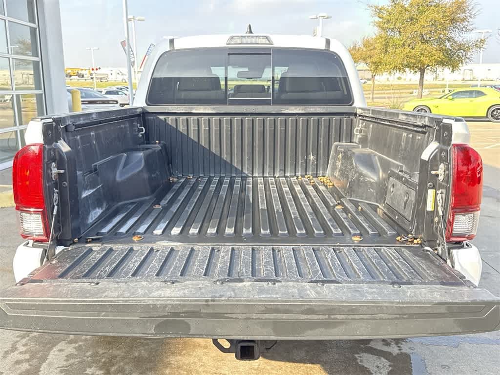 Thumbnail: 2022 Toyota Tacoma - 21