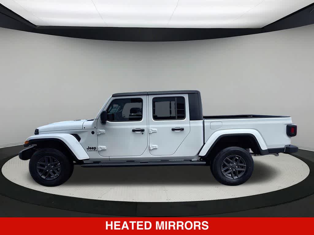 Thumbnail: 2025 Jeep Gladiator - 3