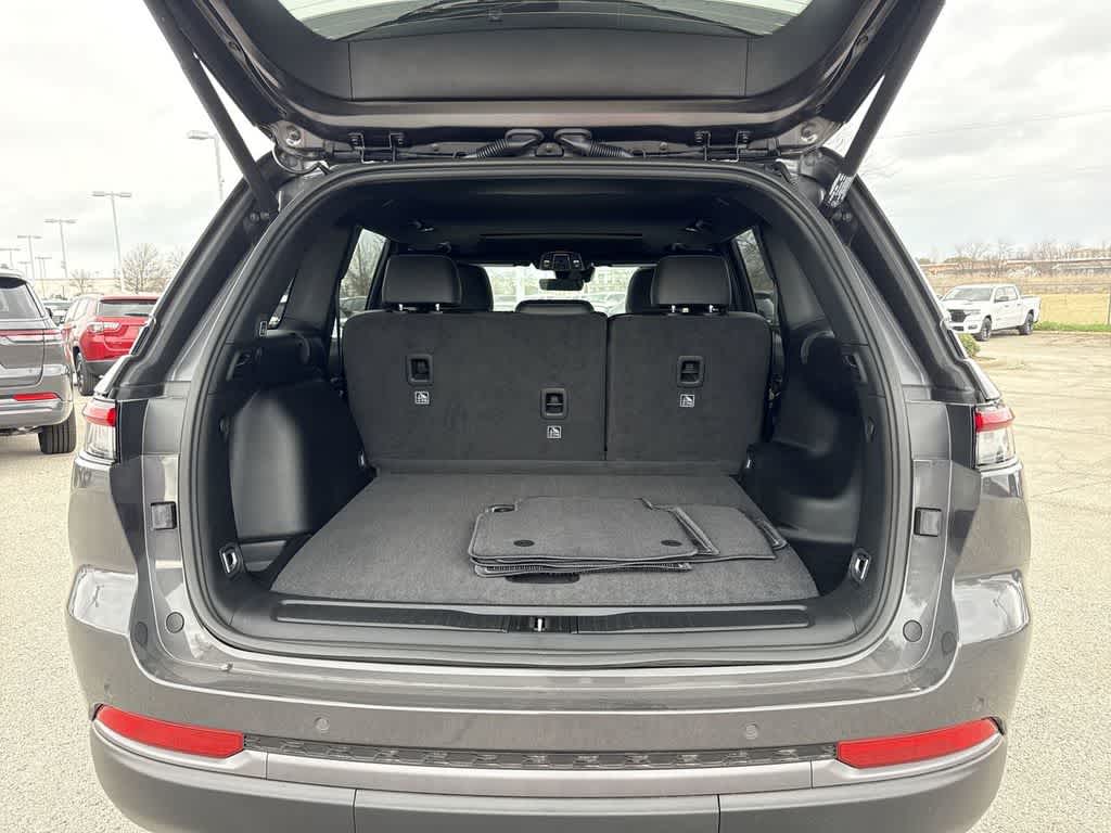 Thumbnail: 2026 Jeep Grand Cherokee - 22