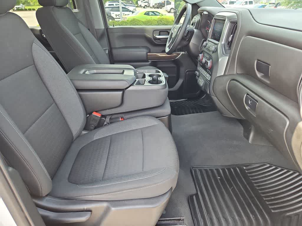Thumbnail: 2022 Chevrolet Silverado 3500 - 22