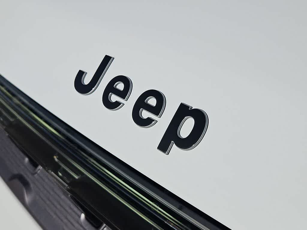 Thumbnail: 2026 Jeep Grand Wagoneer - 11