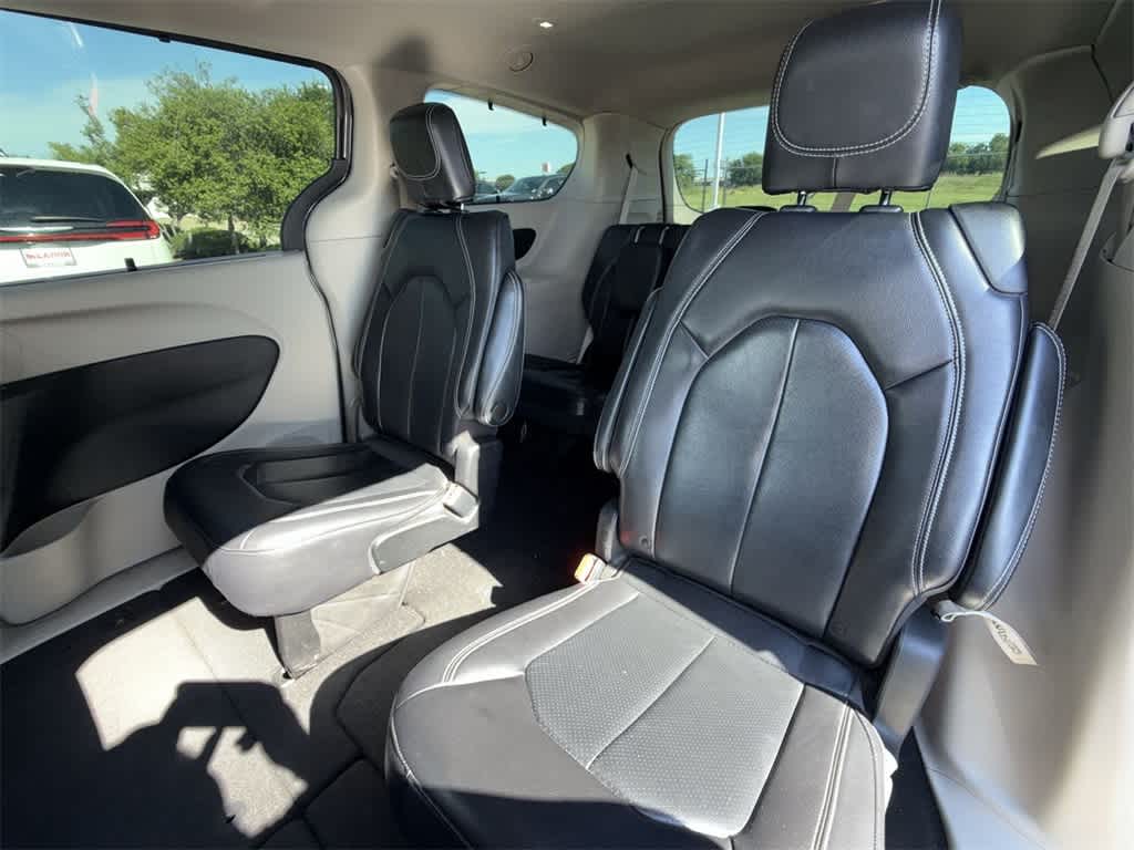 Thumbnail: 2022 Chrysler Pacifica - 11