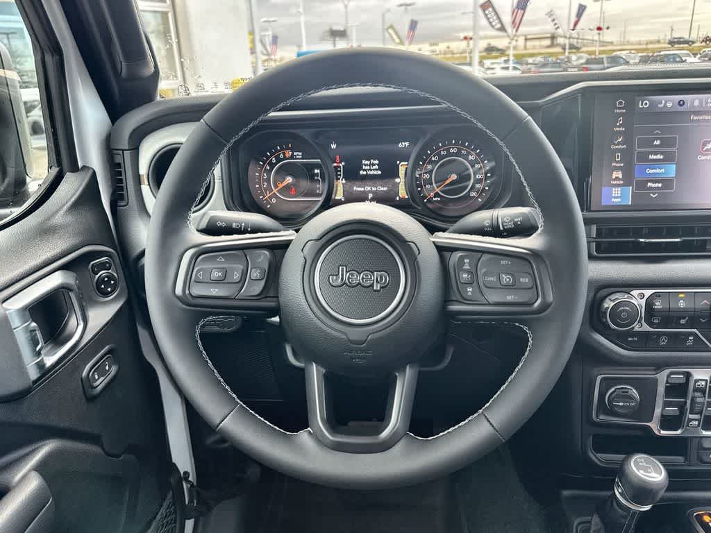 Thumbnail: 2025 Jeep Gladiator - 18