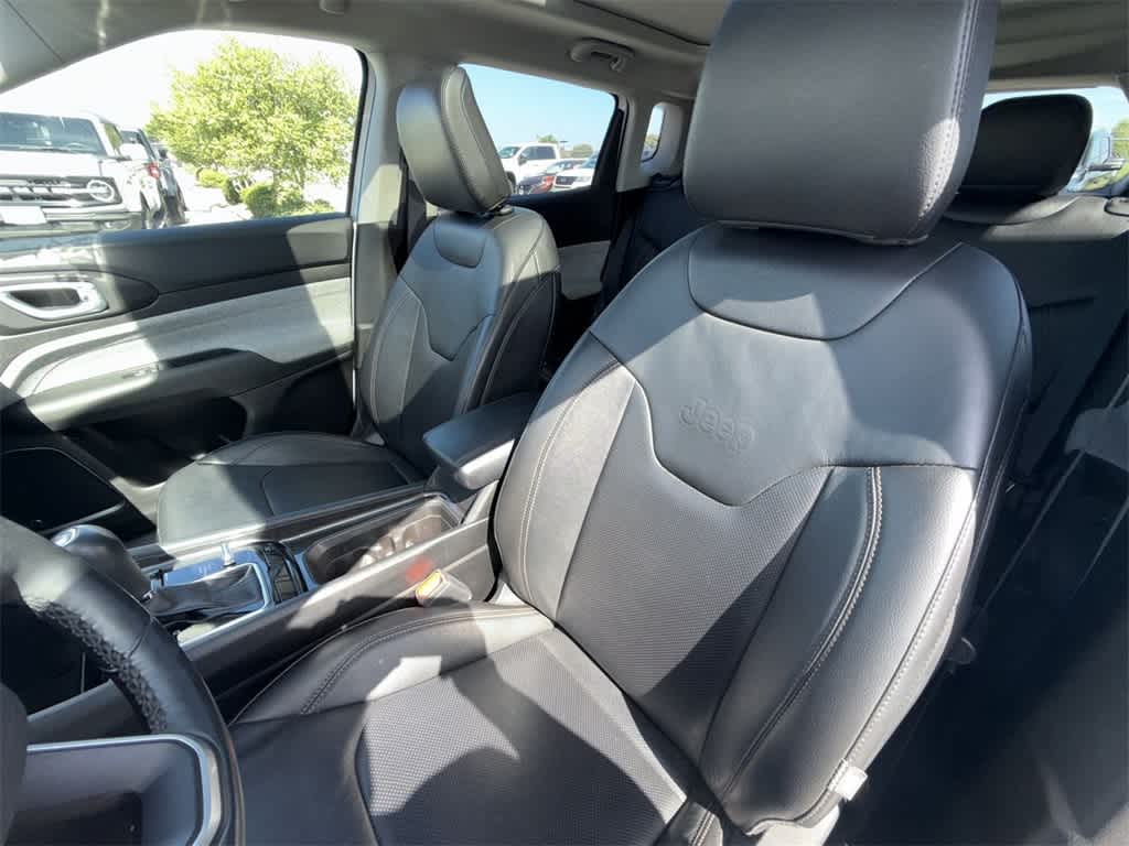 Thumbnail: 2022 Jeep Compass - 10