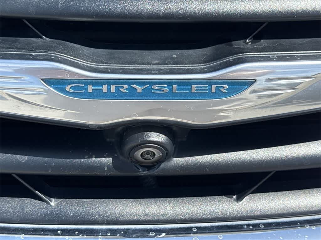 Thumbnail: 2017 Chrysler Pacifica - 9