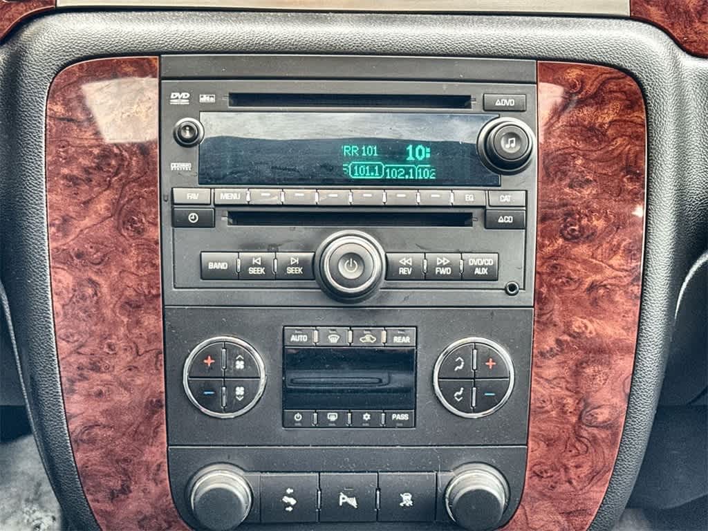 Thumbnail: 2011 Chevrolet Tahoe - 16