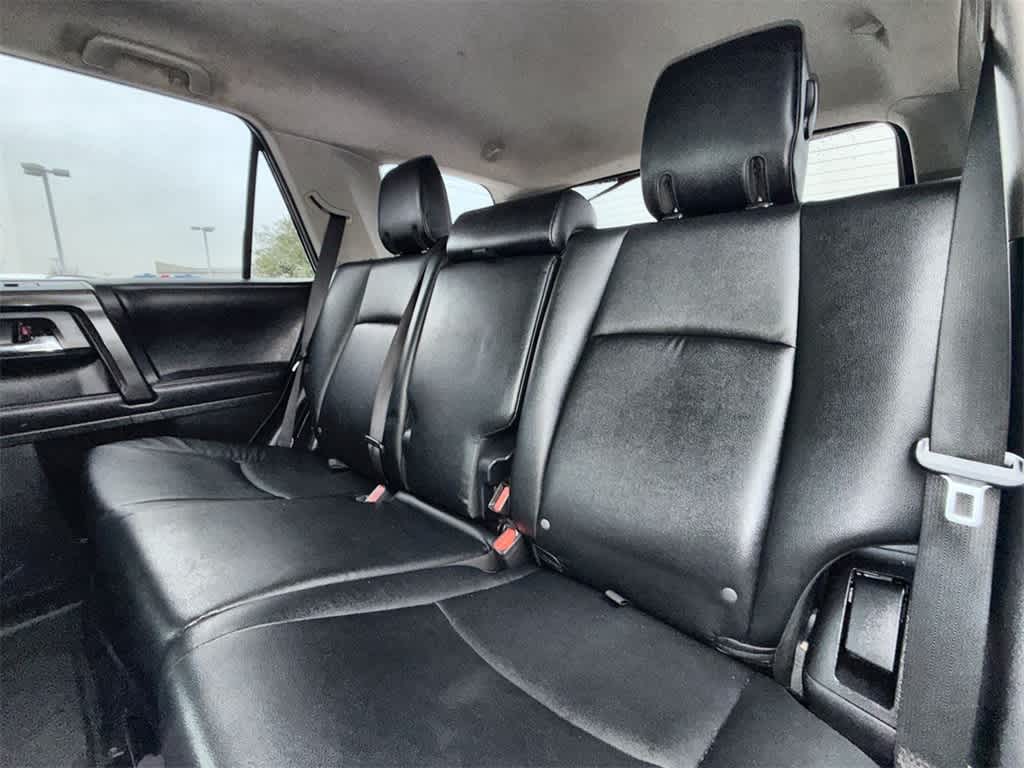 Thumbnail: 2016 Toyota 4Runner - 14