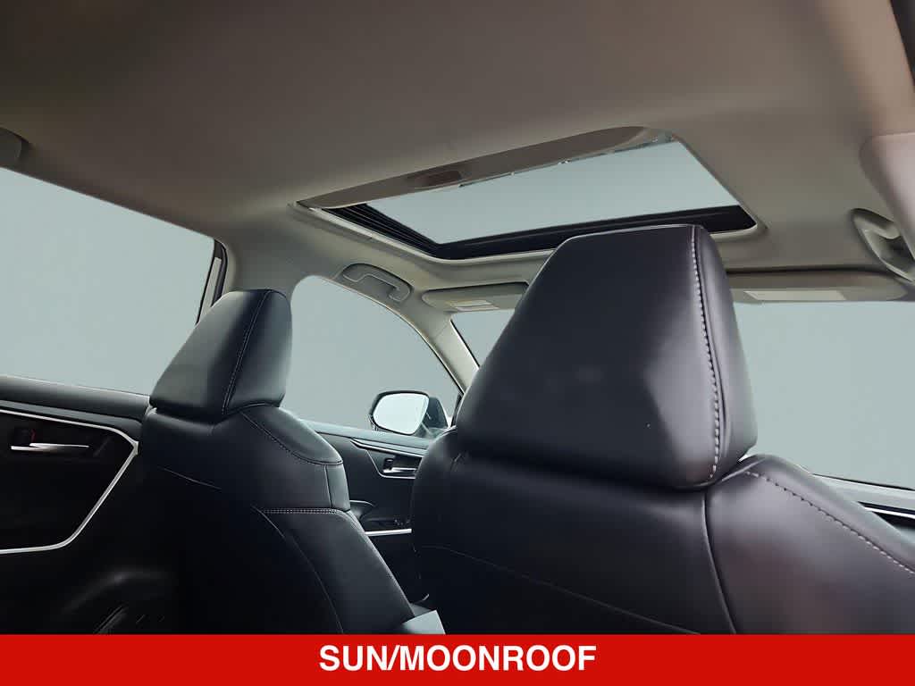 Thumbnail: 2021 Toyota RAV4 - 23