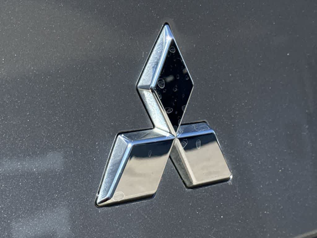 Thumbnail: 2024 Mitsubishi Outlander - 9