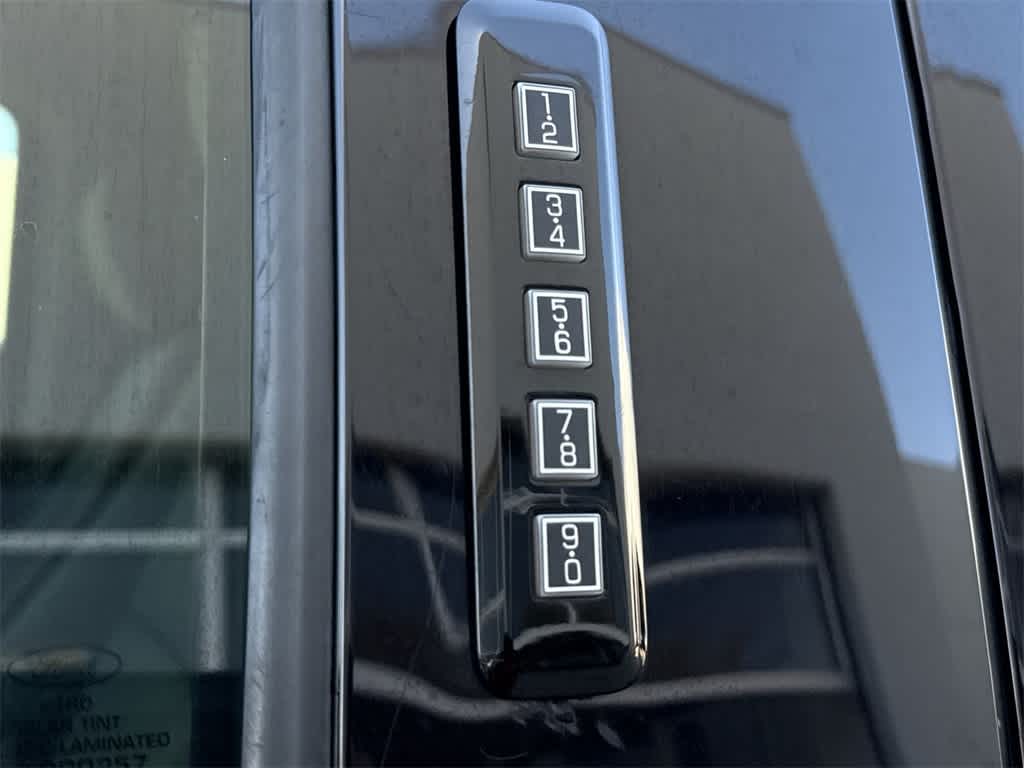 Thumbnail: 2020 Ford F-250 - 23