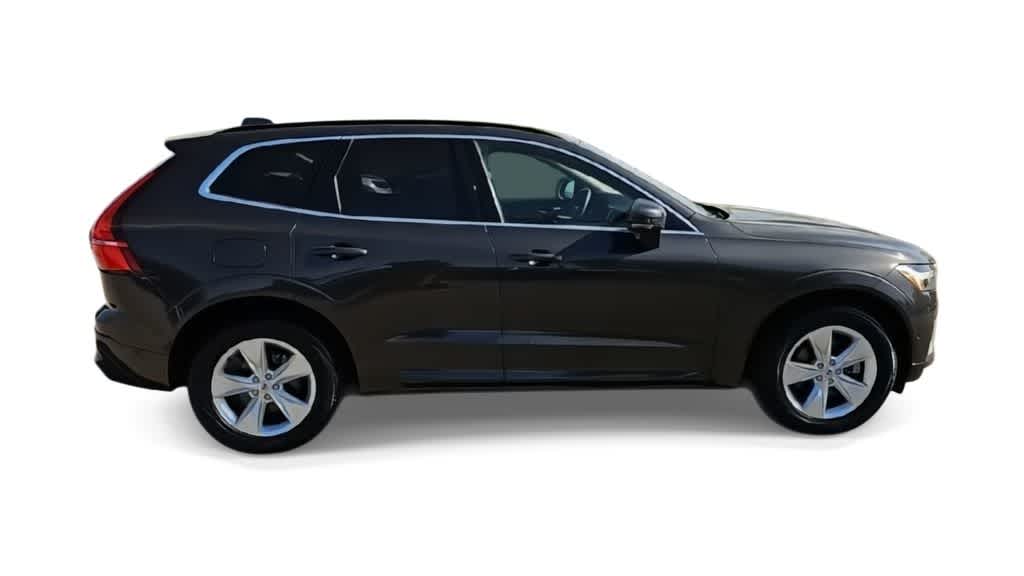 Thumbnail: 2022 Volvo XC60 - 9