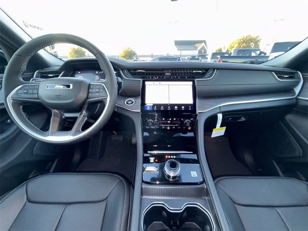 Thumbnail: 2025 Jeep Grand Cherokee - 14