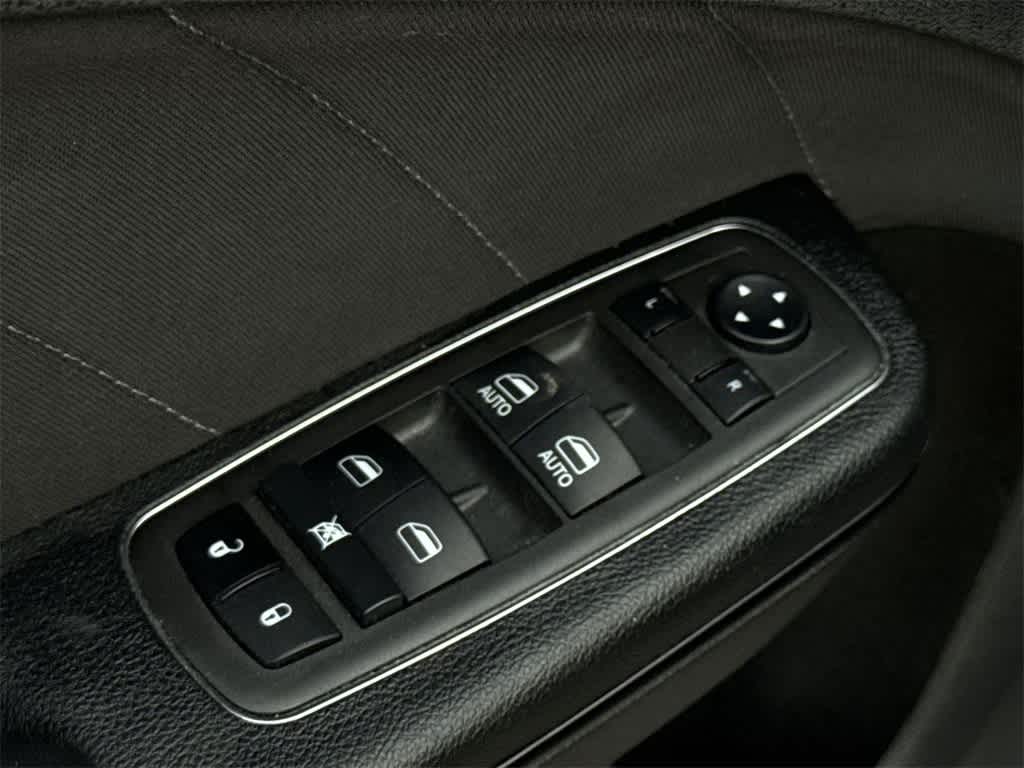 Thumbnail: 2022 Dodge Charger - 25