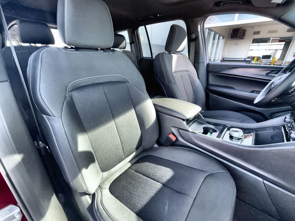 Thumbnail: 2026 Jeep Grand Cherokee - 14