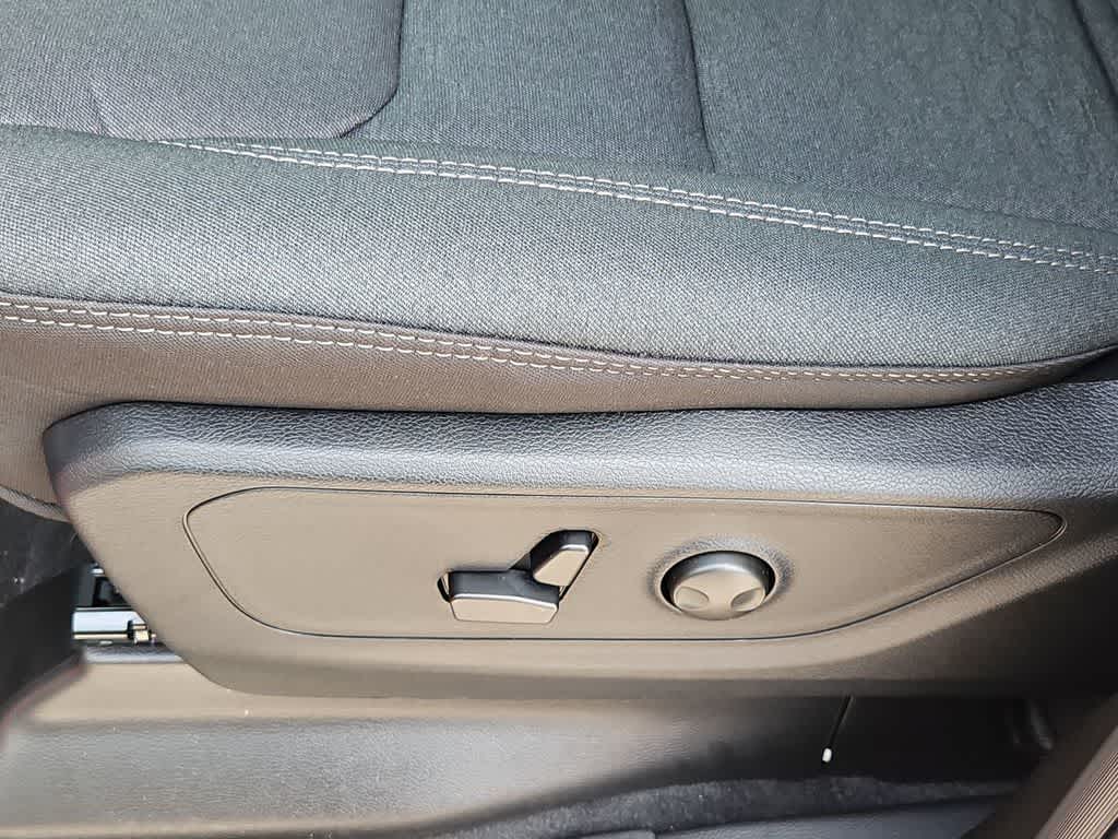 Thumbnail: 2026 RAM 1500 - 18