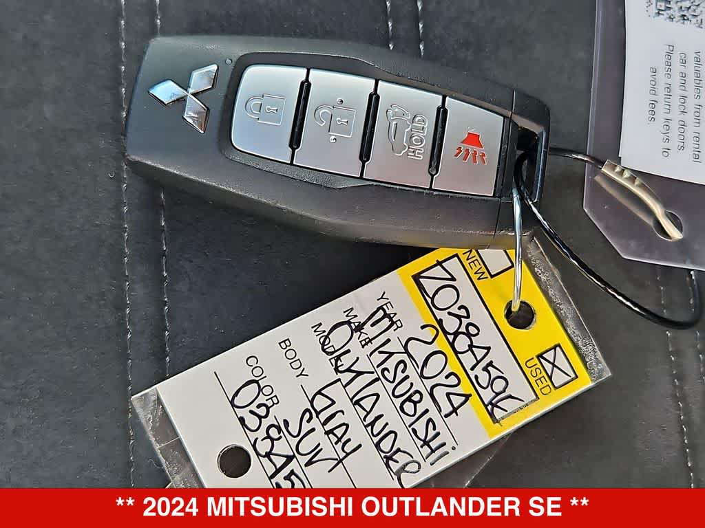 Thumbnail: 2024 Mitsubishi Outlander - 35