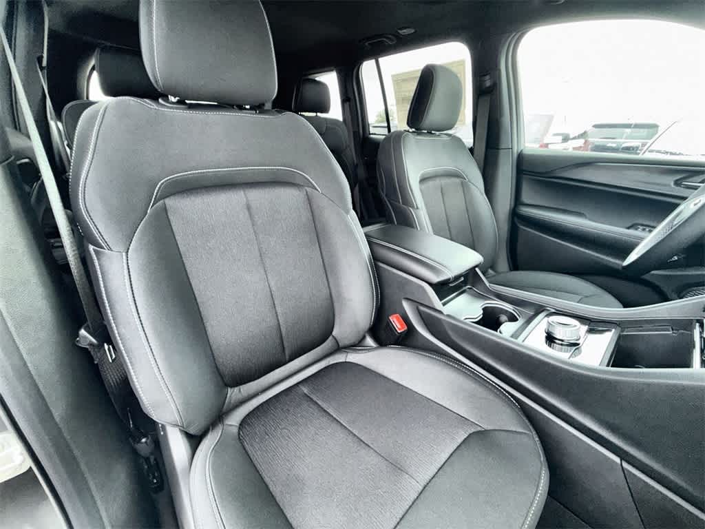 Thumbnail: 2025 Jeep Grand Cherokee - 13