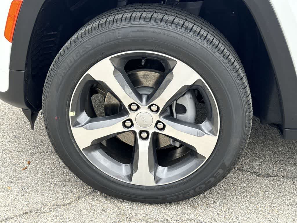 Thumbnail: 2026 Jeep Grand Cherokee - 9