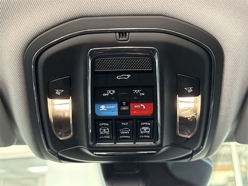 Thumbnail: 2023 Jeep Grand Cherokee - 20