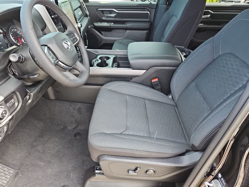 Thumbnail: 2026 RAM 1500 - 17