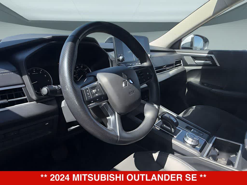 Thumbnail: 2024 Mitsubishi Outlander - 2