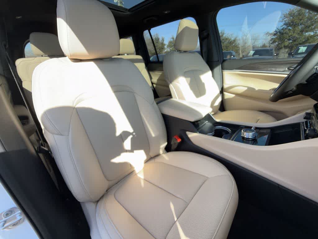 Thumbnail: 2025 Jeep Grand Cherokee L - 12