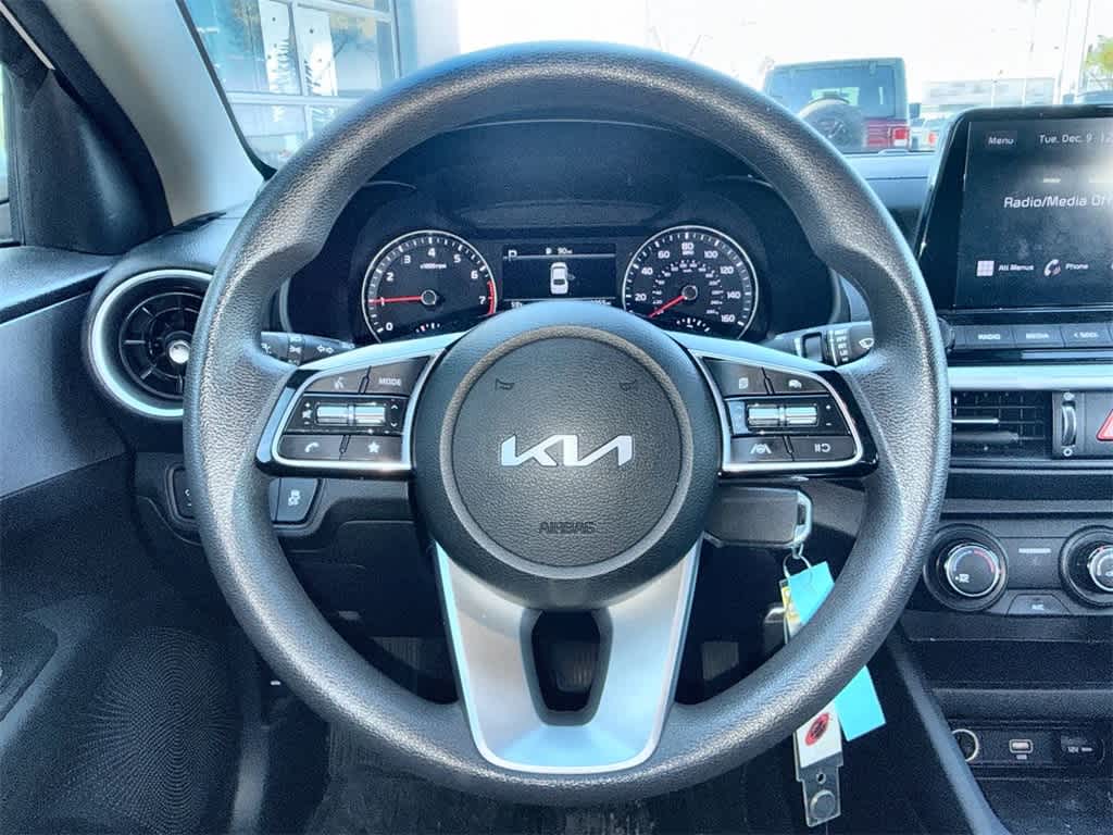 Thumbnail: 2022 Kia Forte - 18