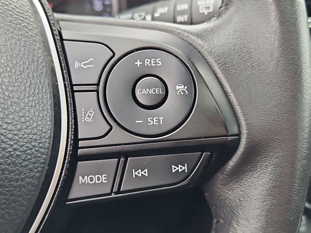 Thumbnail: 2021 Toyota RAV4 - 27