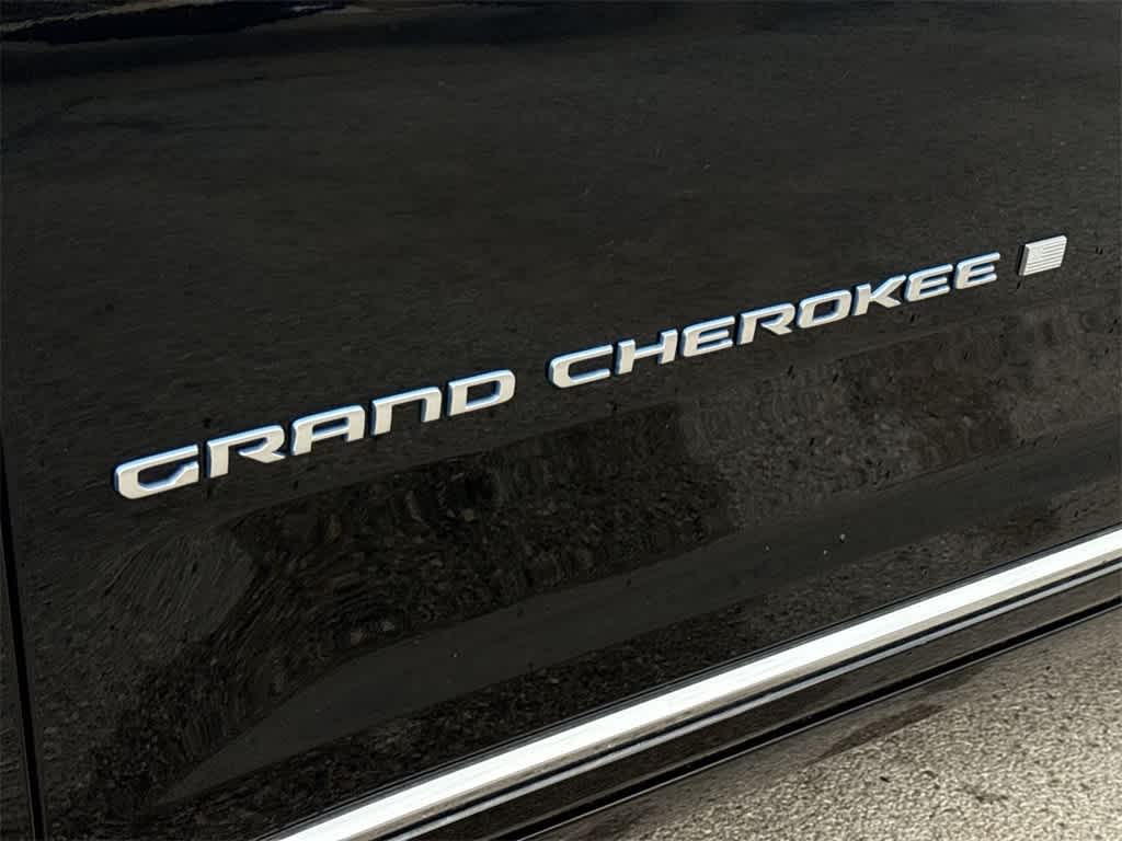 Thumbnail: 2022 Jeep Grand Cherokee - 7